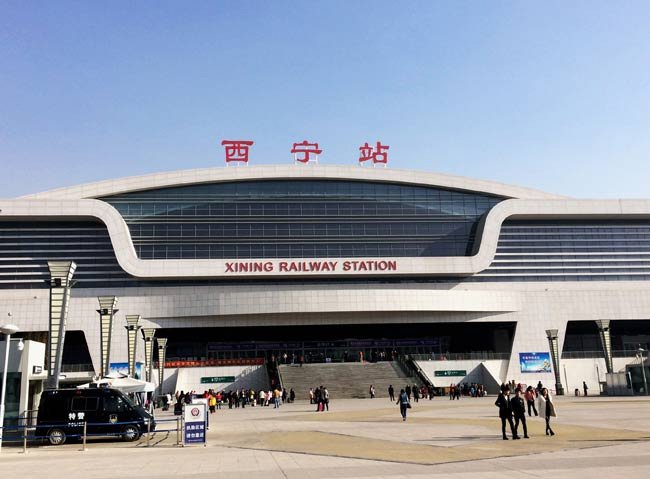 围场西宁高铁站